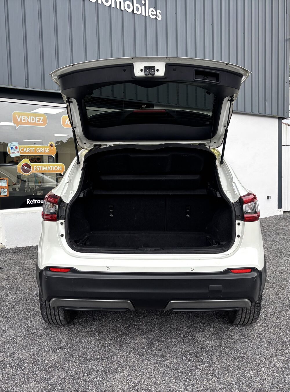 Qashqai GENERATION-II 1.2 DIG-T 115ch N-Connecta Pack Design 2018 occasion 64122 Urrugne