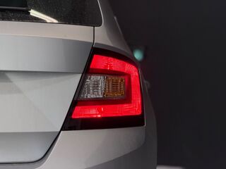 Fabia 1.0 MPI 60ch DRIVE 125 ANS 2020 occasion 37100 Tours