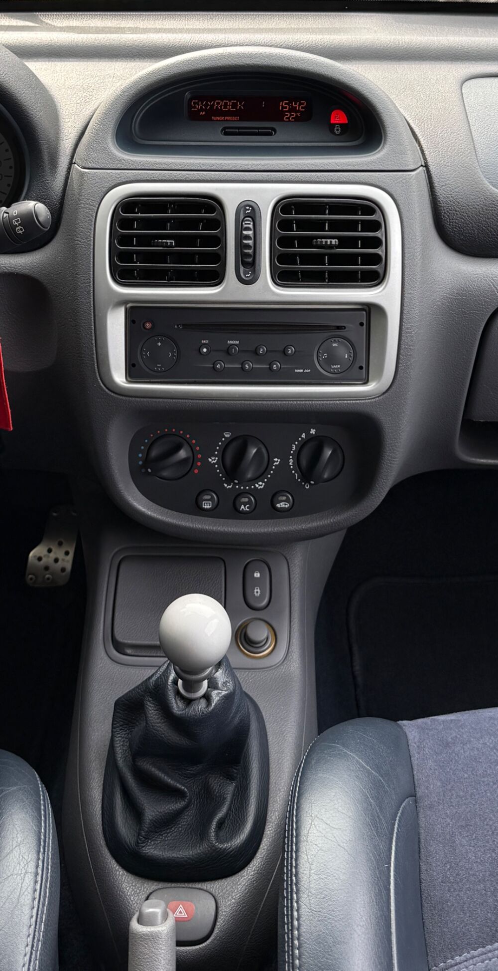 Clio II 2.0 16S 172 RS 3P SHIFTLIGHT + LIGNE InoxCar 2000 occasion 54000 Nancy