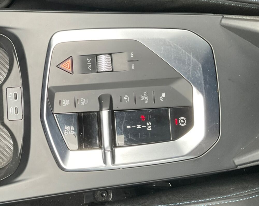 S&eacute;rie 1 1.5 120 170H M-SPORT 155 MHEV HYBRID 48VOLT DKG BVA - Cam&eacute;ra 2025 occasion 78410 Flins-sur-Seine