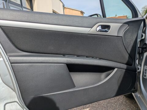 407 1.8 125cv CONFORT / 4 ROUE SUR JANTES EN / 2 VITRES ELECTRIQ 2006 occasion 69420 Ampuis