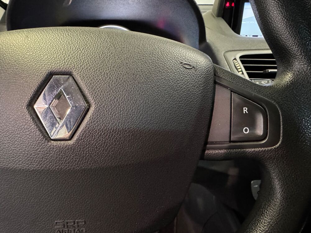 M&eacute;gane ESTATE 1.5 DCI 110ch BUSINESS REGULATEUR DE VITESSE/ TOM TO 2012 occasion 78125 Gazeran