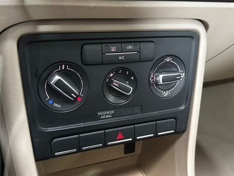 COCCINELLE II 1.2 TSI 105 CV / REGULATEUR / BLUETOOTH / 2014 occasion 29000 Quimper