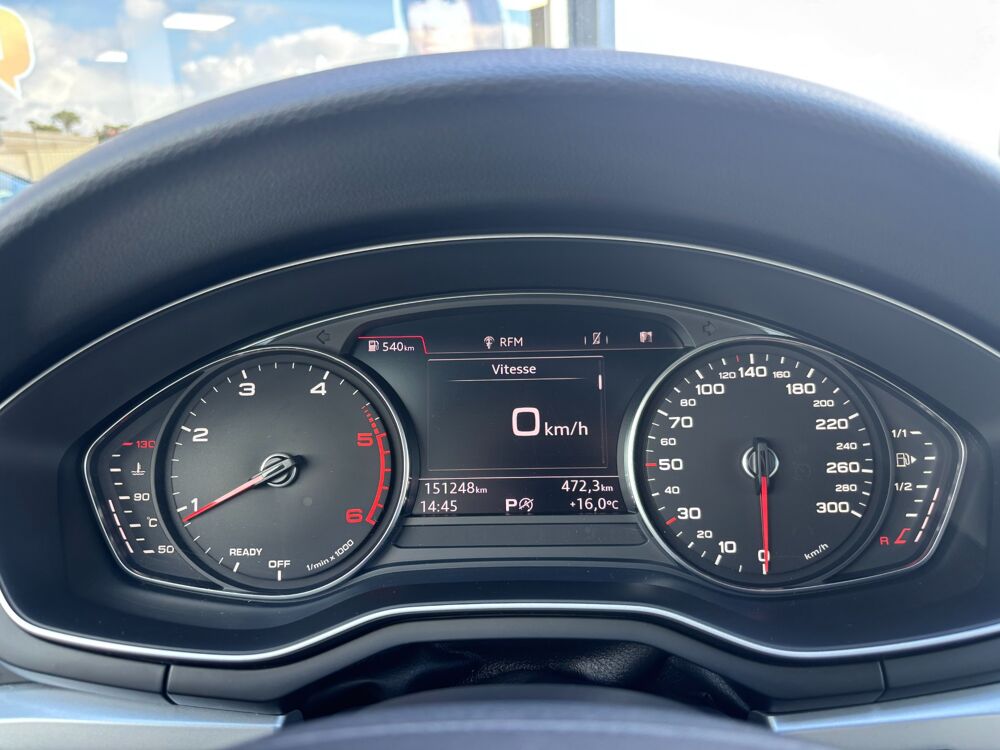 A4 AVANT 2.0 TDI 150ch BUSINESS LINE STRONIC BVA / ENTRETIEN AU 2017 occasion 64122 Urrugne