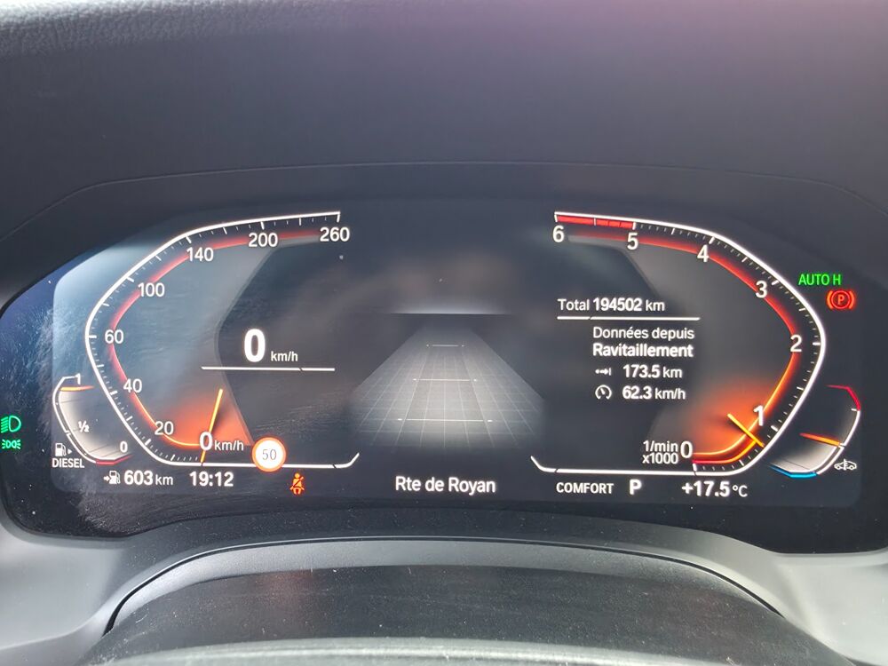 S&eacute;rie 3 TOURING 2.0 318 D 150ch BVA / CAMERA CARPLAY SANS FIL HAYON 2019 occasion 17100 Saintes