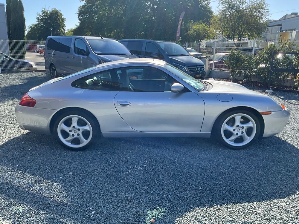 911 COUPE 996 3.4 300 CARRERA / ENTRETIENS PORSCHE / TOIT OUVRAN 1998 occasion 17000 La Rochelle