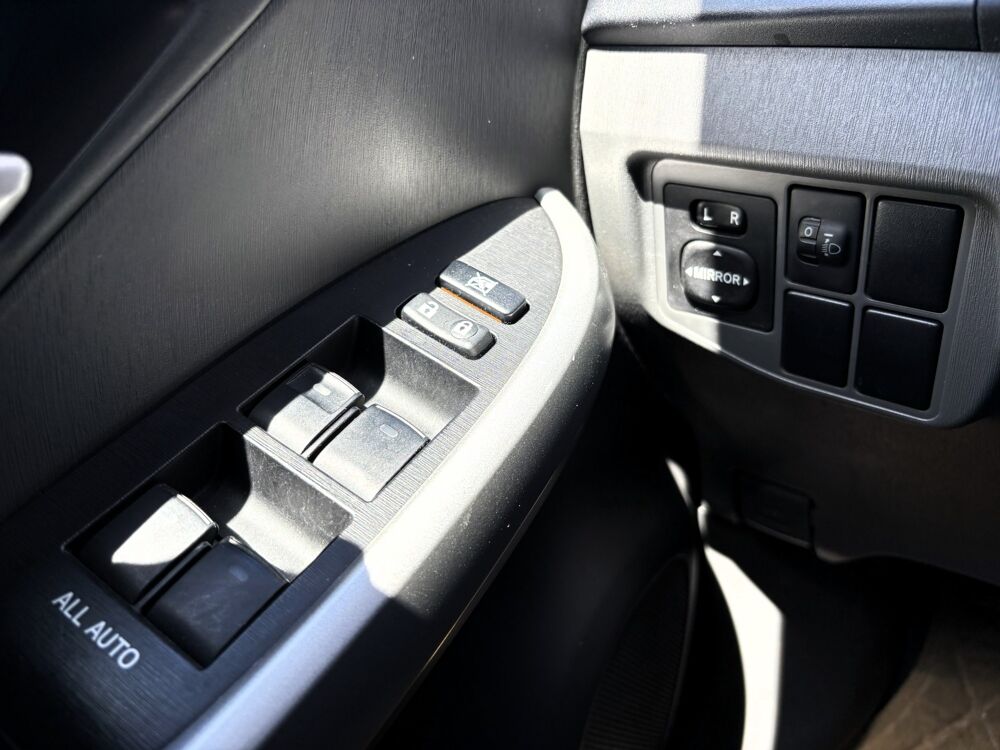 Prius 1.8 136H 100 ch HYBRID FULL-HYBRID BVA - &Eacute;CRAN TACTILE - CAR 2010 occasion 77700 Serris