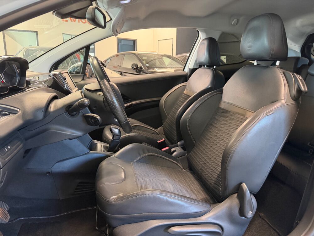 208 GENERATION-I 1.6 E-HDI 90 Ch - KIT DISTRI FAIT EN 2025 2012 occasion 79000 Niort