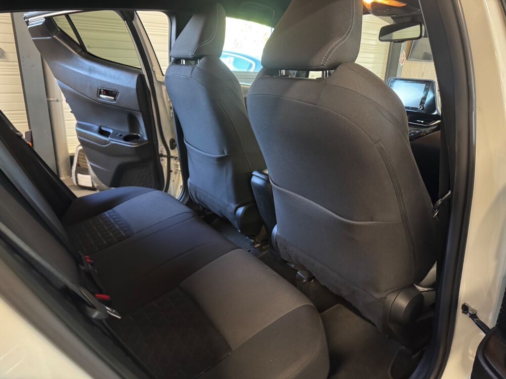 C-HR 1.8 VVT-I 122 Ch 100 FULL-HYBRID 0.85KWH- EDITION- ATTELAGE- 2020 occasion 79000 Niort