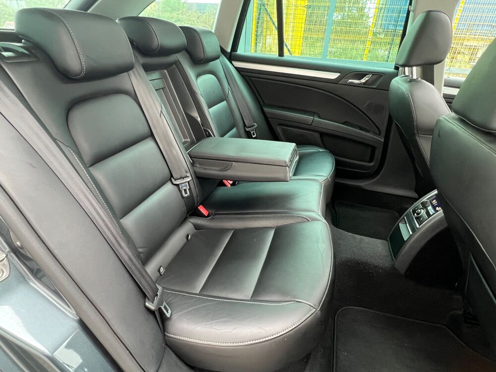 Superb COMBI 2.0 TDI 140 cv ELEGANCE DSG BVA - TOIT PANOMRAMIQUE OU 2014 occasion 68170 Rixheim