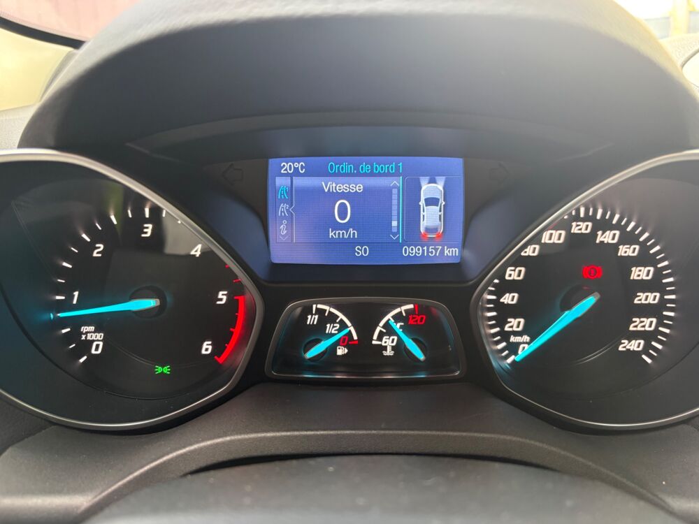 Kuga 2.0 TDCI 150ch TITANIUM 4X2 START-STOP / ATTELAGE - RADAR AV 2016 occasion 76150 Saint-Jean-du-Cardonnay