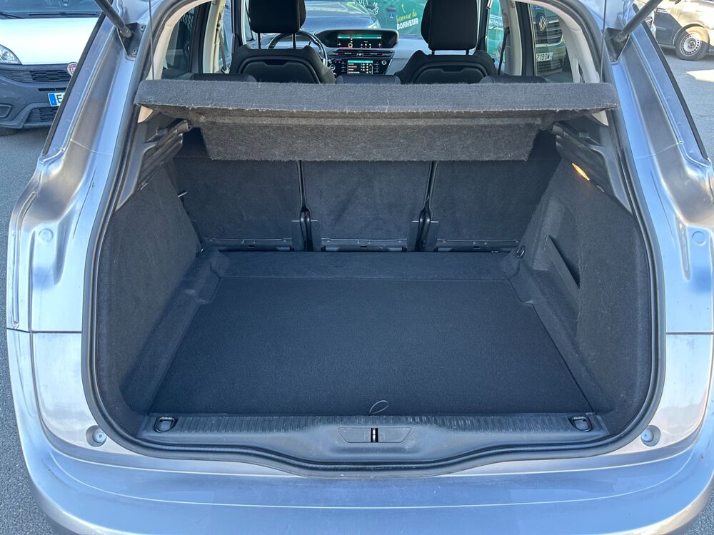 C4 Spacetourer 1.5 BLUEHDI 130CH / FEEL / CAMERA RECUL - CARPLAY - SIEGES C 2019 occasion 44220 Cou&euml;ron