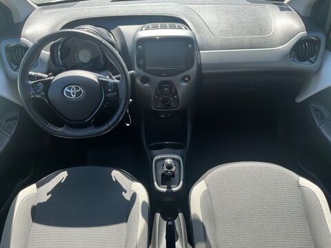 Aygo 1.0 VVT-i 72 ch X-Play / CAMERA DE RECUL / CARPLAY / CLIM / 2021 occasion 17000 La Rochelle