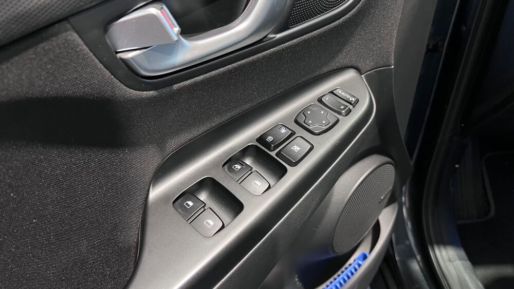 Kona CREATIVE 1.6 GDI 141cH HYBRID BVA - 1&Egrave;RE MAIN - CAM&Eacute;RA DE RE 2022 occasion 33610 Cestas