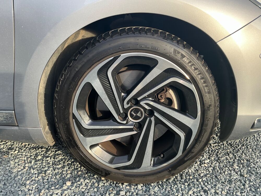 DS5 2.0 E-HDI HYBRID4 200H 165 CH FULL-HYBRID SPORT CHIC 4X4 BVA 2018 occasion 17000 La Rochelle