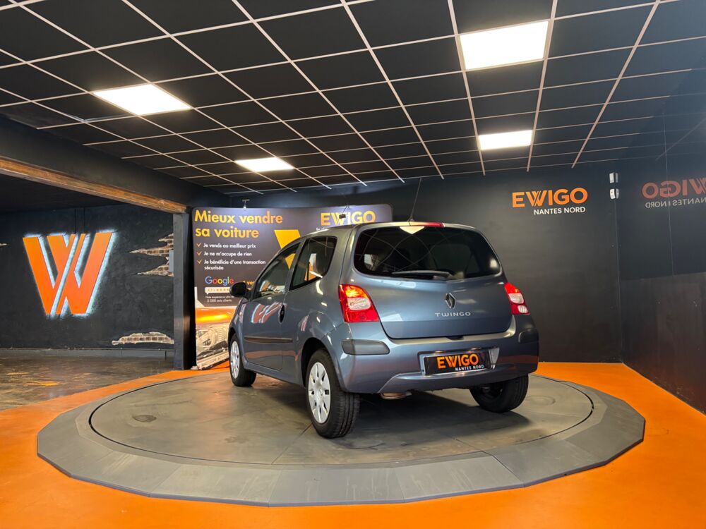 Twingo 1.2 75 AUTHENTIQUE/DISTRIBUTION NEUVE & ENTRETIEN OK/ FAIBLE 2009 occasion 44300 Nantes