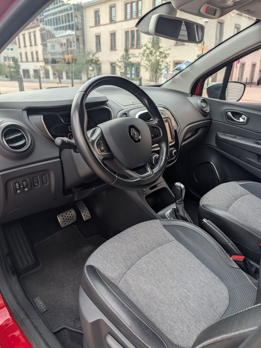 Captur 1.2 120ch INTENS EDC BVA - ENTRETIEN A JOUR - GARANTIE 6 A 3 2018 occasion 57600 Forbach