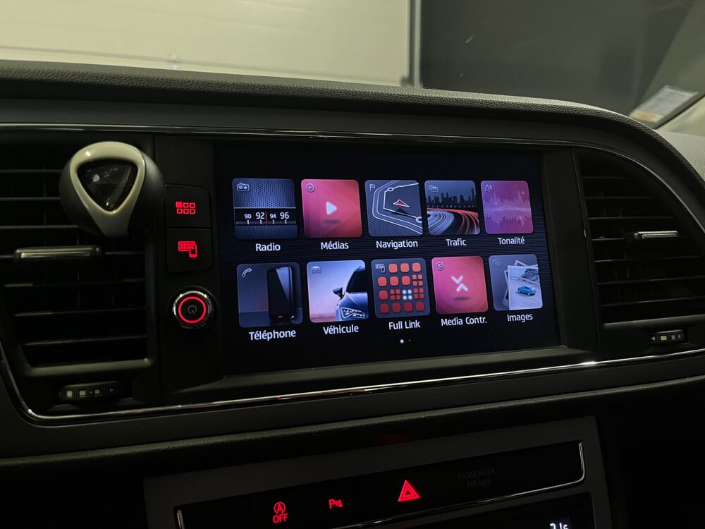 Leon 1.6 TDI 115ch BVM URBAN CAMERA DE RECUL/ CARPLAY/ ENTRETIEN 2020 occasion 78125 Gazeran