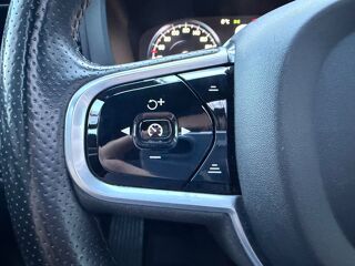 XC60 2.0 D5 MOMENTUM 235CH AWD BVA - TOIT OUVRANT PANO - SON B&W 2017 occasion 76150 Saint-Jean-du-Cardonnay