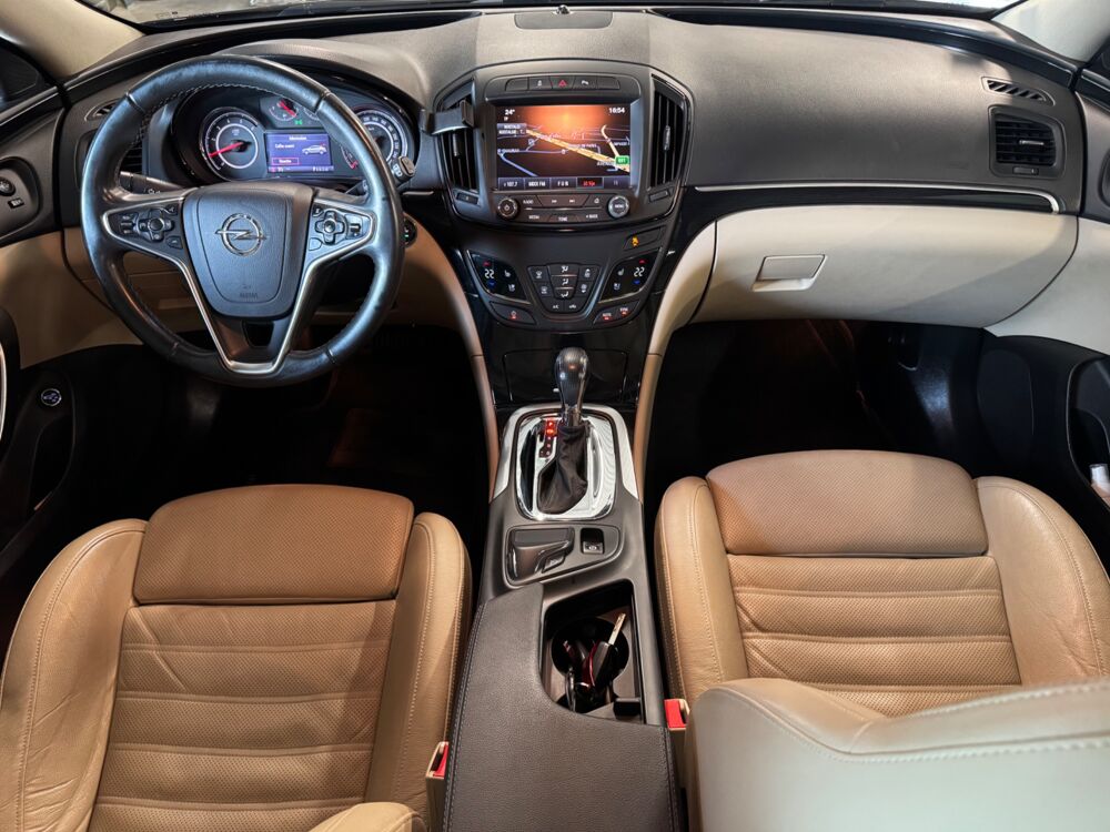 Insignia GENERATION-I SPORTS-TOURER 2.0 CDTI BI-TURBO 195 Ch COSMO PA 2014 occasion 79000 Niort