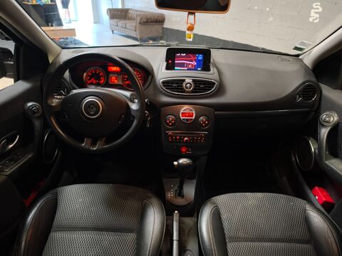 Clio 1.6 110 EXCEPTION TOMTOM BVA ENTRETIEN A JOUR DISTRIBUTION N 2010 occasion 60740 Saint-Maximin