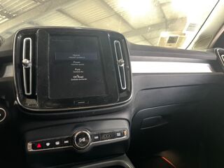 XC40 T5 261 CH RECHARGE HYBRID BUSINESS 2WD DCT / CAMERA DE RECUL 2020 occasion 29000 Quimper