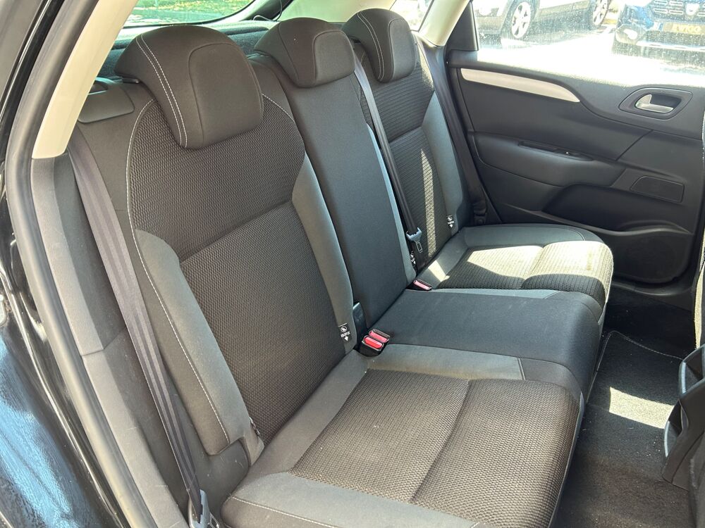 C4 1.6L VTI 120 ch SELECTION SI&Egrave;GES CHAUFFANTS AV 2013 occasion 38420 Le Versoud