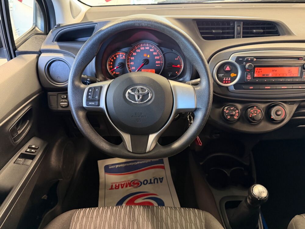 Yaris 1.0 VVTI 70 Ch ACTIVE - JANTES ALU 2013 occasion 79000 Niort