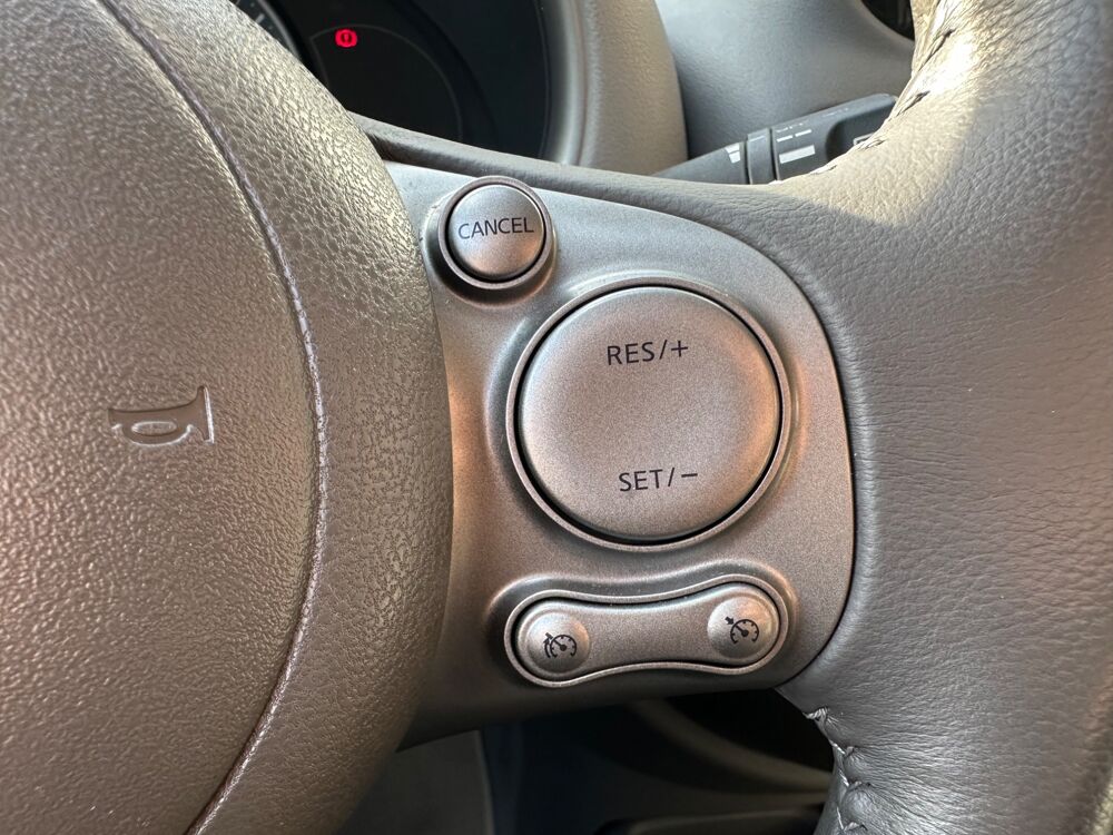 Micra 1.2 80ch CLIM / AIDE AU STATIONNEMENT / MOTEUR A CHAINE 2011 occasion 38420 Le Versoud