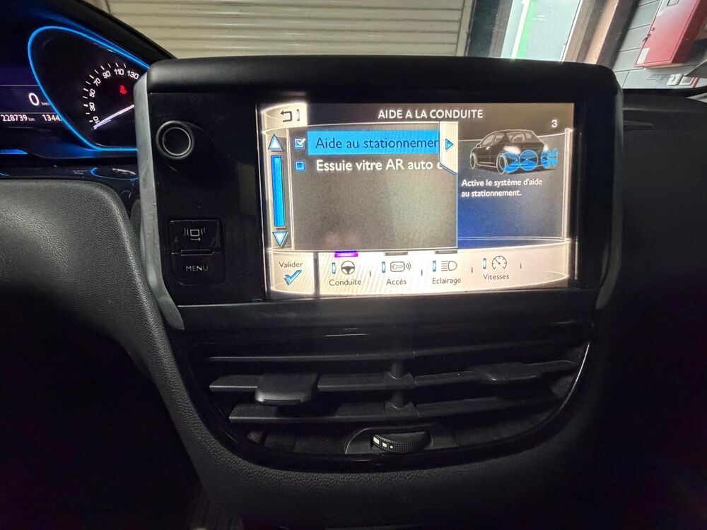 208 GENERATION-I 1.6 E-HDI 115 CH FELINE-TOIT PANO-BLUETOOTH 2013 occasion 60740 Saint-Maximin