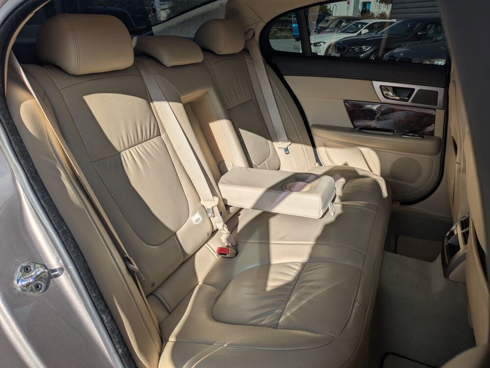XF S - V6 3.0 D 275ch LUXURY PREMIUM BVA 2010 occasion 25300 Pontarlier