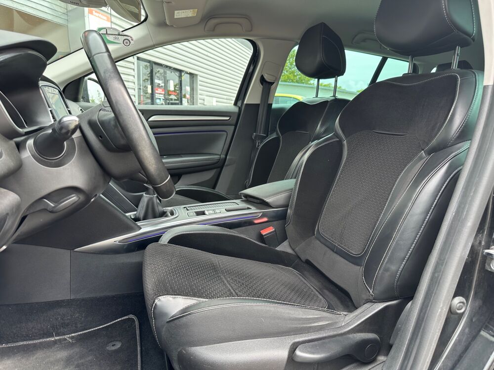 M&eacute;gane ESTATE 1.5 DCI 110CH ENERGY INTENS / ENTRETIEN RENAULT / ATT 2017 occasion 47000 Agen