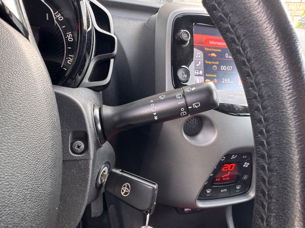 Aygo 1.0 VVTI 70 X-Play X-Shift / CAMERA DE RECUL / CARPLAY / CLI 2021 occasion 26000 Valence