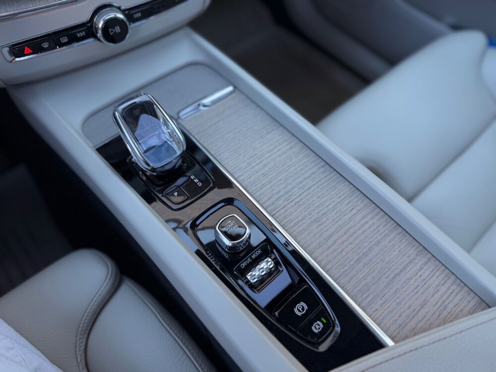 XC60 2.0 B5 D 249H 235ch MHEV HYBRID INSCRIPTION LUXE AWD GEARTRO 2020 occasion 25300 Pontarlier