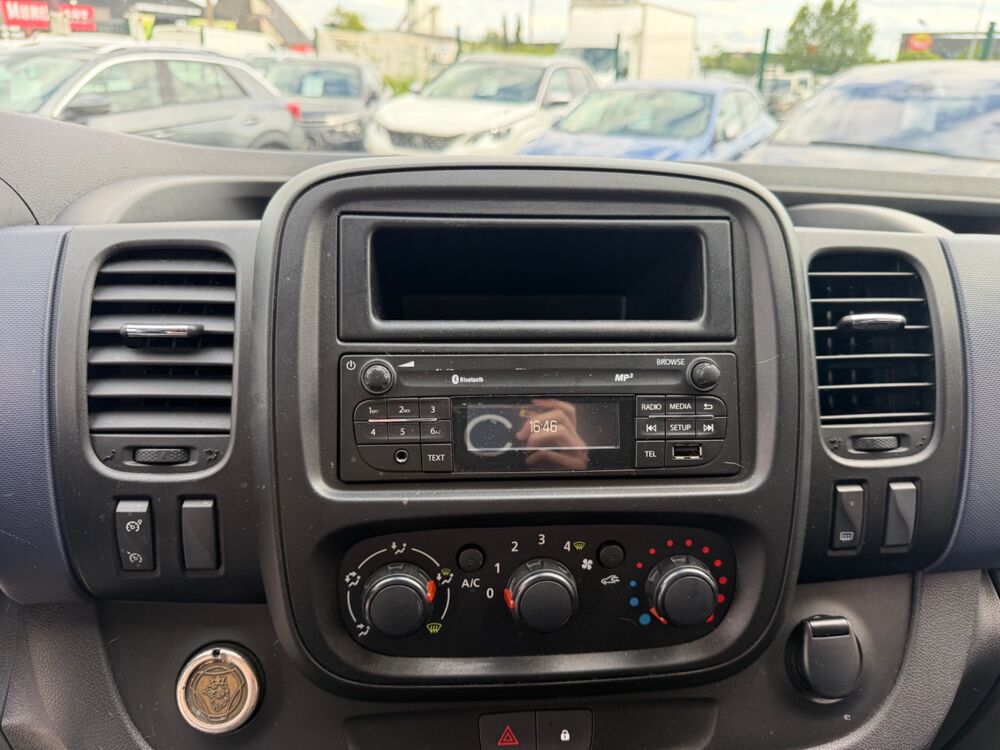 Vivaro FOURGON 1.6 CDTI 115CH 2900 L2H1 LONG - AM&Eacute;NAGER VANMANIA - 2016 occasion 27000 &Eacute;vreux