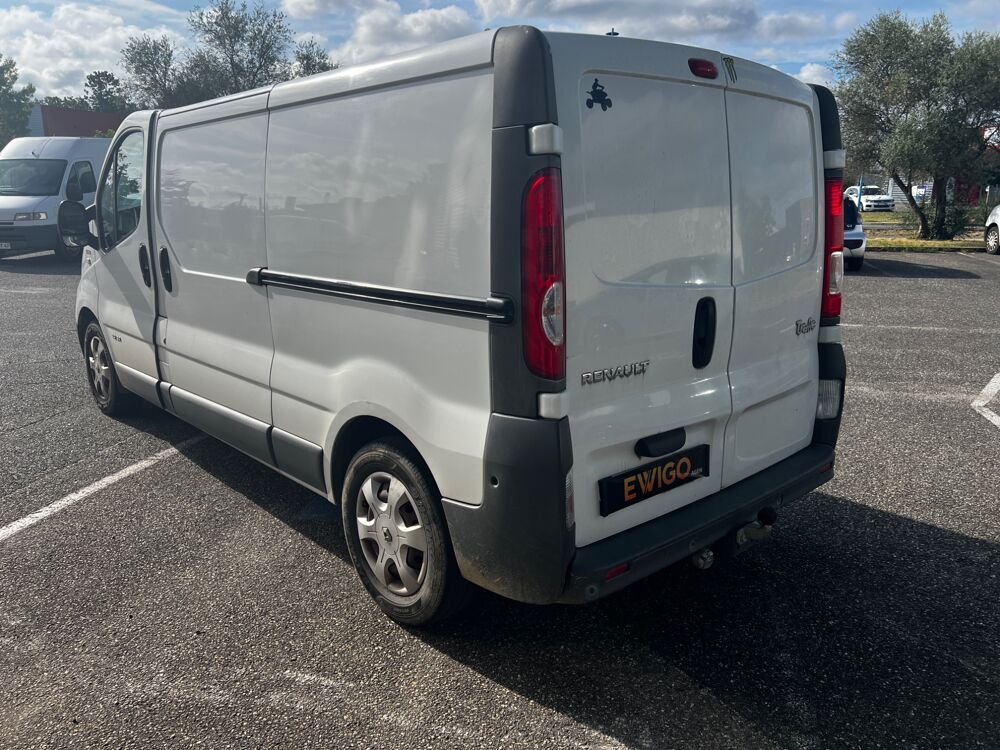 Trafic FOURGON 2.5 DCI 145 CH L2H1 EXTRA BVA / DISTRIBUTION FAITE 2010 occasion 47000 Agen