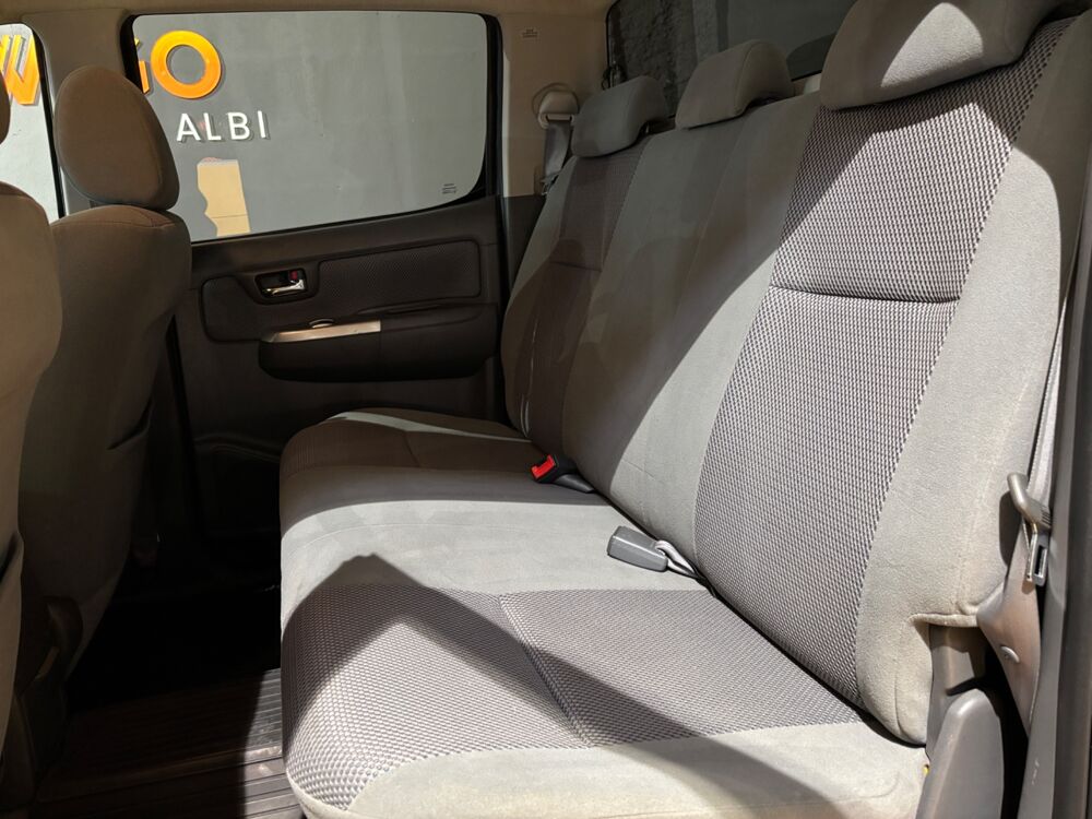 Hilux DOUBLE CABINE 2.5 D4D 145ch LEGENDE - ENTRETIEN TOYOTA 2012 occasion 81990 Puygouzon