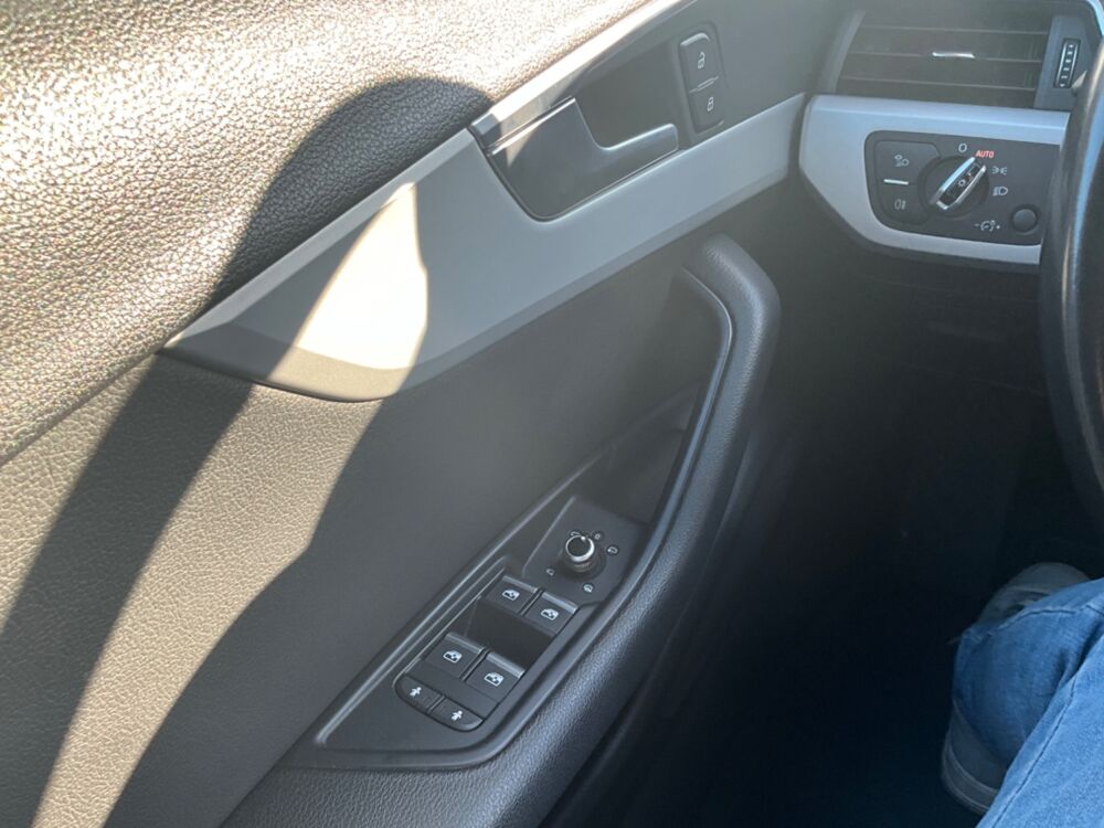 A4 AVANT 2.0 TDI 190 CH BUSINESS LINE S-TRONIC BVA / CARPLAY / 2016 occasion 17000 La Rochelle