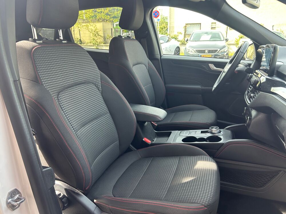 Kuga 2.5 DURATEC 225 ch ST LINE / CAMERA AV/AR / APPLE CARPLAY 2023 occasion 38420 Le Versoud