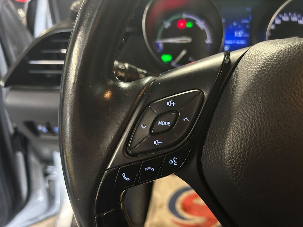 C-HR 1.8 HSD 122cv 100 FULL-HYBRID DYNAMIC BUSINESS 4X2 E-CVT BVA 2019 occasion 69420 Ampuis