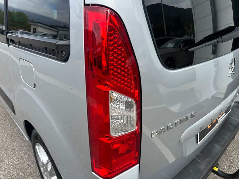 Partner Tepee 1.6L HDI 110ch TENDANCE - RADARS AR + ATTELAGE 2008 occasion 38420 Le Versoud