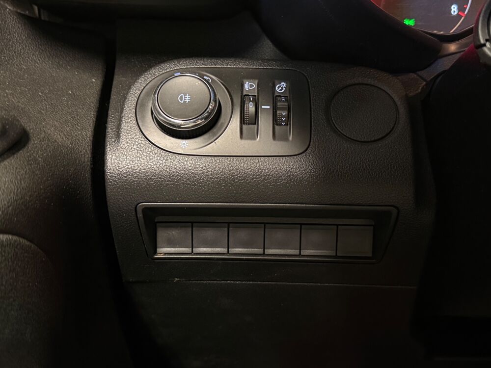 Combo VU 6 250 HT / FOURGON 1.5 TD 100CH H1 SELECT / CLIM - CARPLAY 2020 occasion 24750 Tr&eacute;lissac