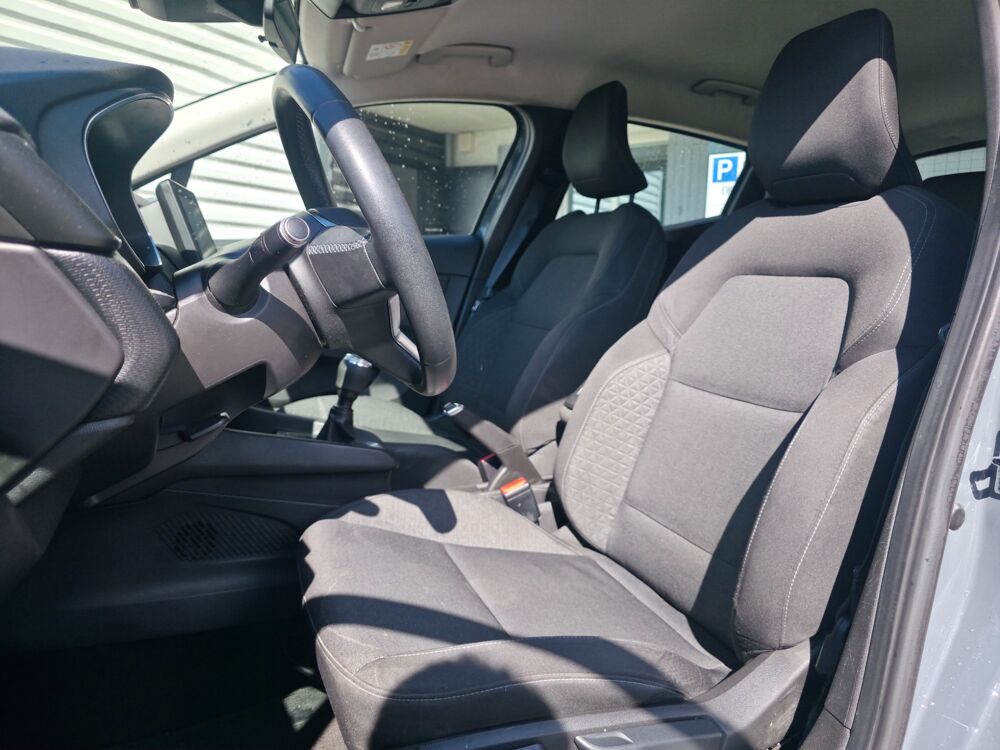 Clio V 1.0 TCE 100ch ZEN / CARPLAY / AIDE AU PARKING AR / FRONT A 2019 occasion 17100 Saintes