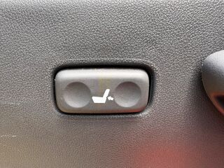 Prius 1.8 136H 100 ch HYBRID FULL-HYBRID BVA - &Eacute;CRAN TACTILE - CAR 2010 occasion 77700 Serris
