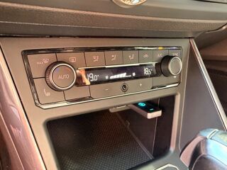Polo 2.0 TSI 200Ch GTI DSG BVA - VIRTUAL COCKPIT - CARPLAY - GPS 2019 occasion 76150 Saint-Jean-du-Cardonnay