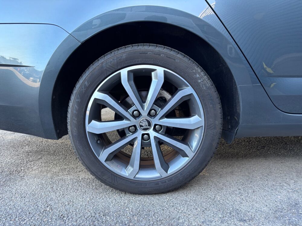 Octavia COMBI 2.0 TDI 150 Ch EDITION - Toit ouvrant - Attelage - Cam 2020 occasion 44220 Cou&euml;ron