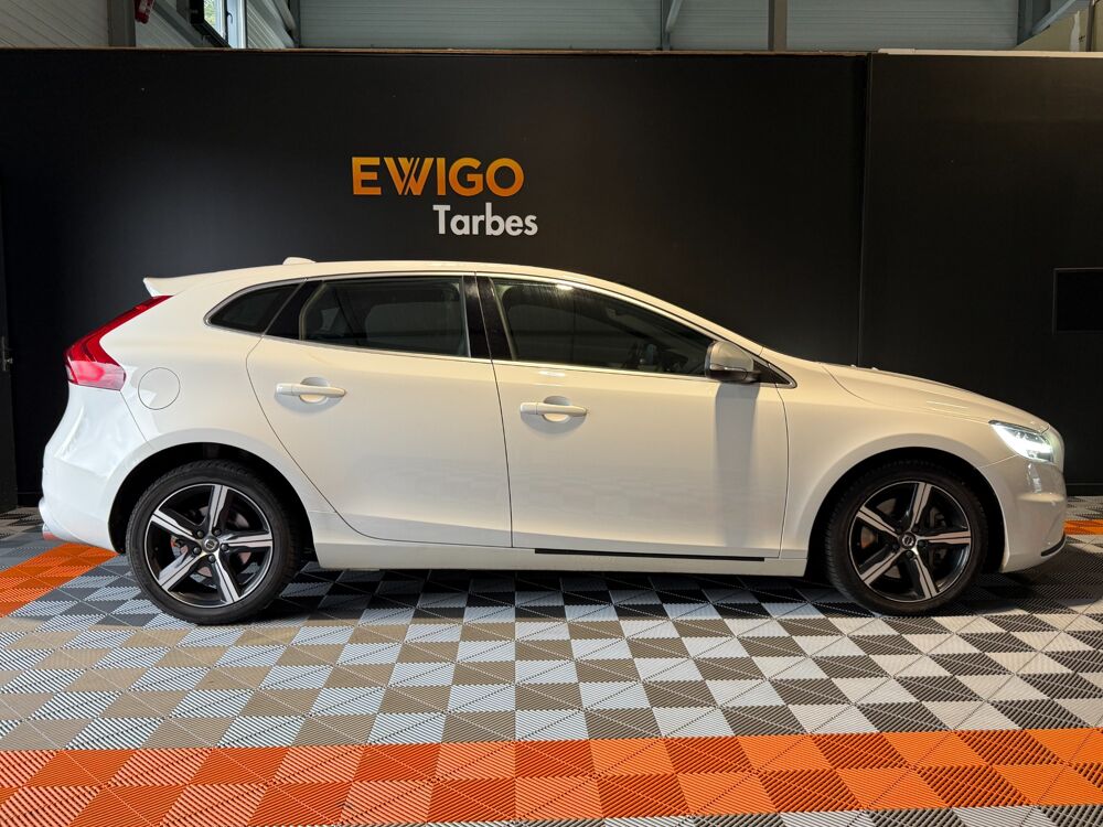 V40 D3 2.0 150 ch R-DESIGN GEARTRONIC6 2017 occasion 65290 Juillan