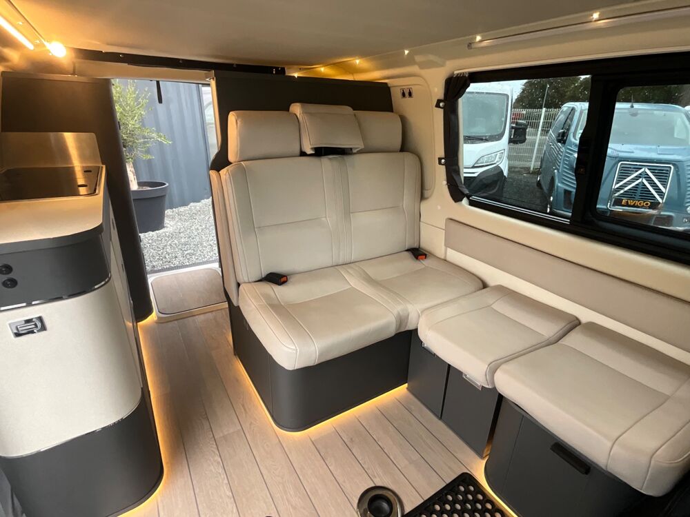 MULTIVAN T6 2.0 TDI 150 CARAT 4MOTION WESTFALIA / Enti&egrave;rement &eacute;quip&eacute; 2022 occasion 17000 La Rochelle