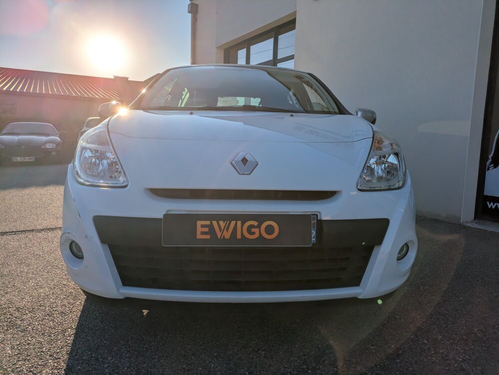 Clio 1.2 75ch 1&eacute;re MAIN / Entretiens / Courroie ok/ 5 Portes 2014 occasion 69420 Ampuis