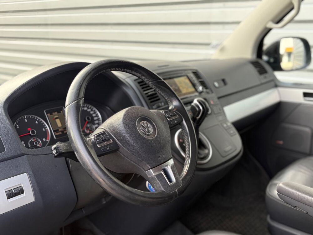 MULTIVAN T5 2.0 TDI 180CH BLUEMOTION HIGH LINE 4MOTION DSG / MOTEUR N 2011 occasion 25300 Pontarlier
